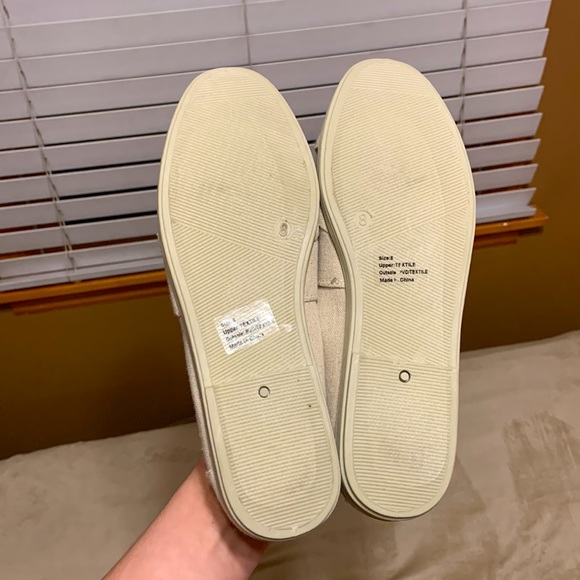 Size 8 Tan Olivia Miller flats - Picture 5 of 5